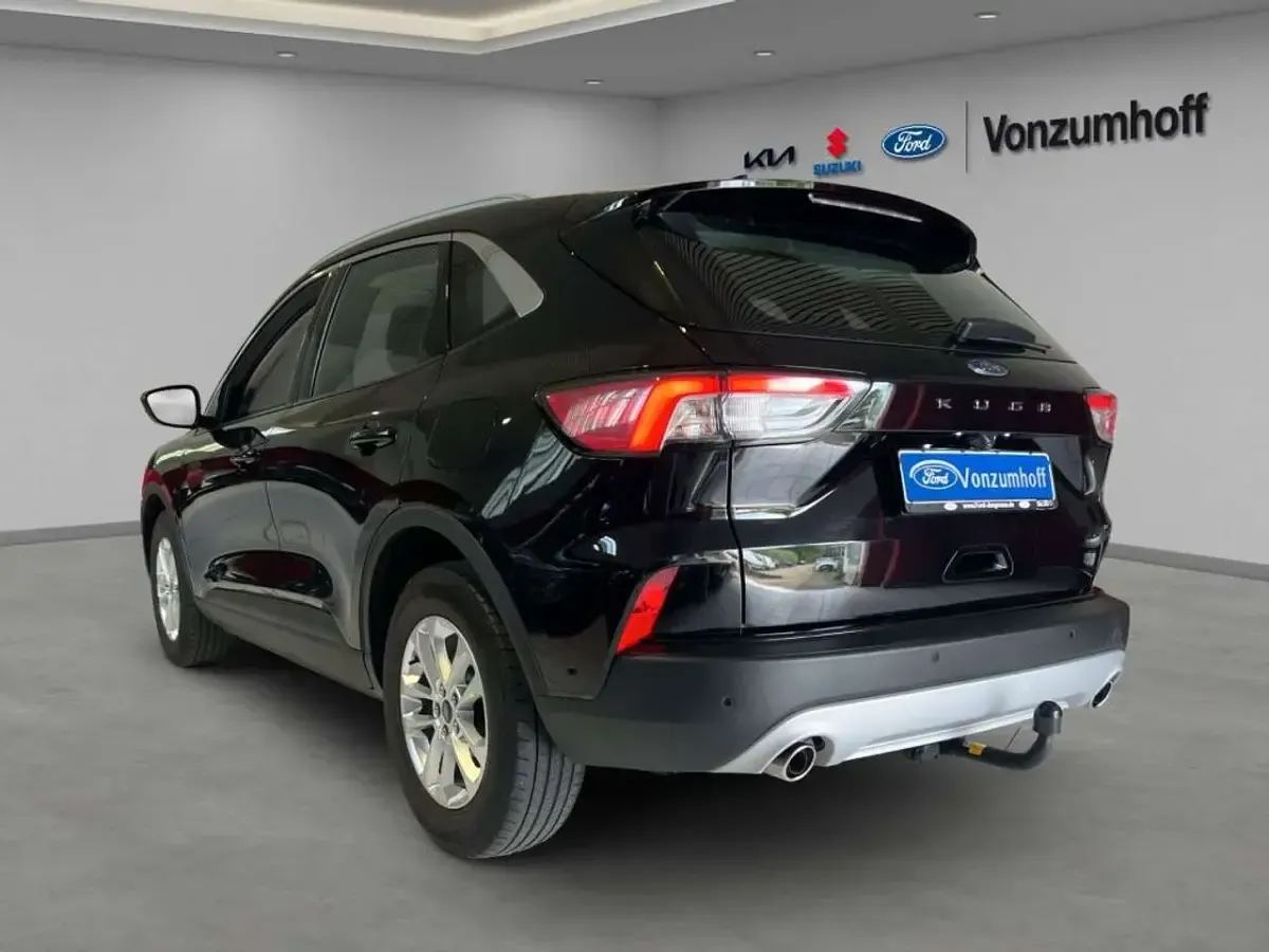 Gebraucht Ford Kuga Titanium 150 PS (110 kW) 2023 Agate black metallic SUV