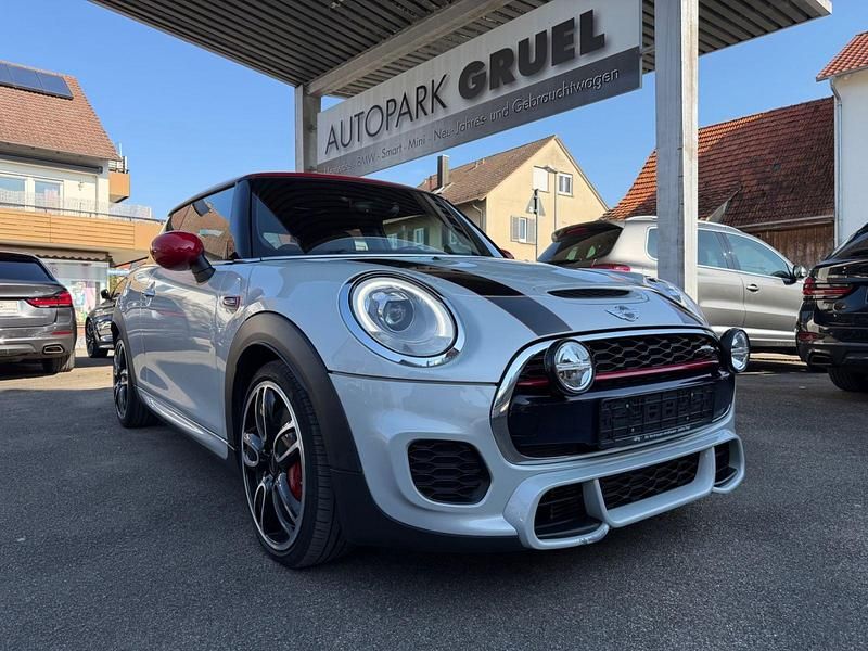 Second-hand Mini John Cooper Works 231 CP (169 kW) 2017 Argintiu Hatchback