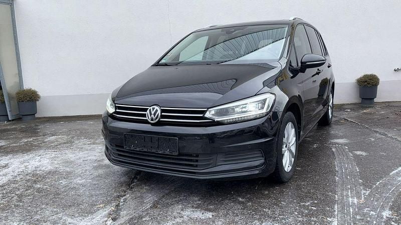 Gebraucht 2017 VW Touran Comfortline Van / Kleinbus | 13.500 € (Etwas zu teuer) - Bild 1/4