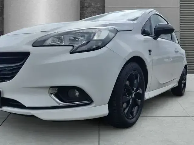 Gebraucht Opel Corsa Color Edition 90 PS (66 kW) 2015 Weiß Kleinwagen