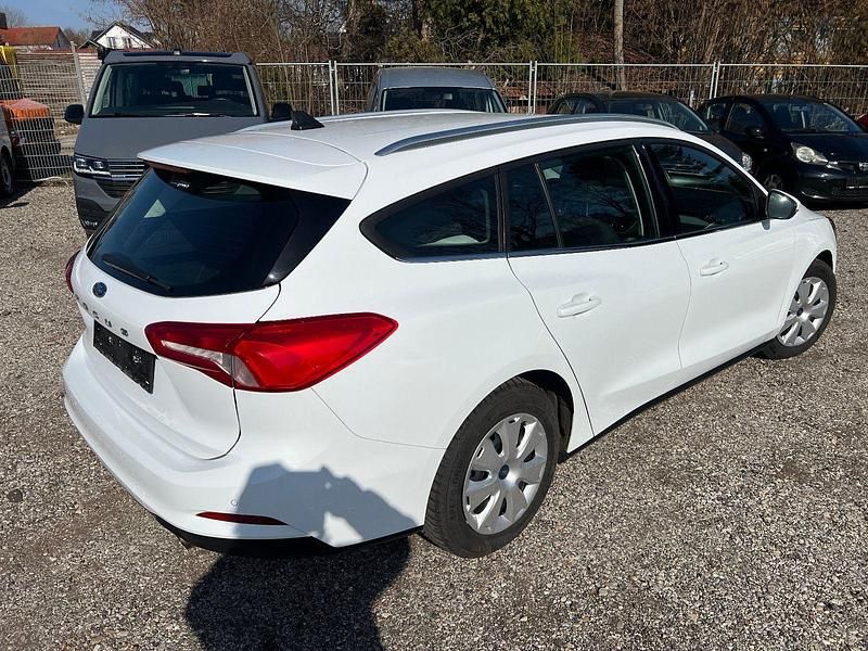 Gebraucht Ford Focus Cool & Connect 120 PS (88 kW) 2021 Weiß Kombi
