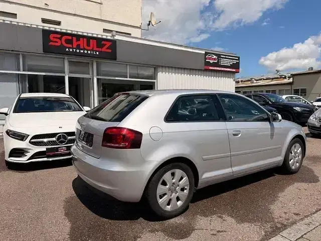Gebraucht Audi A3 Ambition 105 PS (77 kW) 2011 Silber Kleinwagen