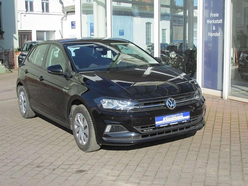 Deep black perleffekt Gebraucht 2019 VW Polo Comfortline Kleinwagen | 15.570 € (Fairer Preis) - Bild 1/3