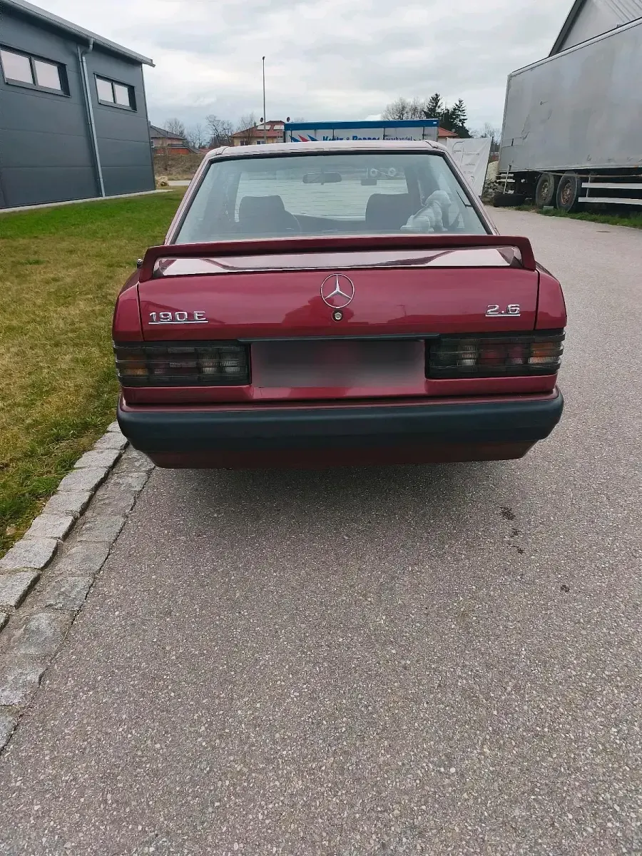 Gebraucht Mercedes 190 160 PS (117 kW) 1991 Rot Limousine