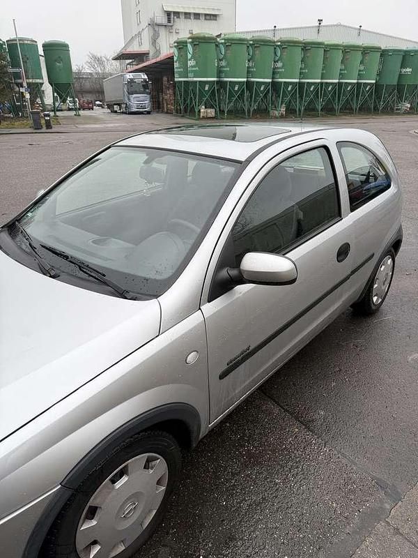 Gebraucht Opel Corsa Comfort 58 PS (42 kW) 2000 Silber Limousine