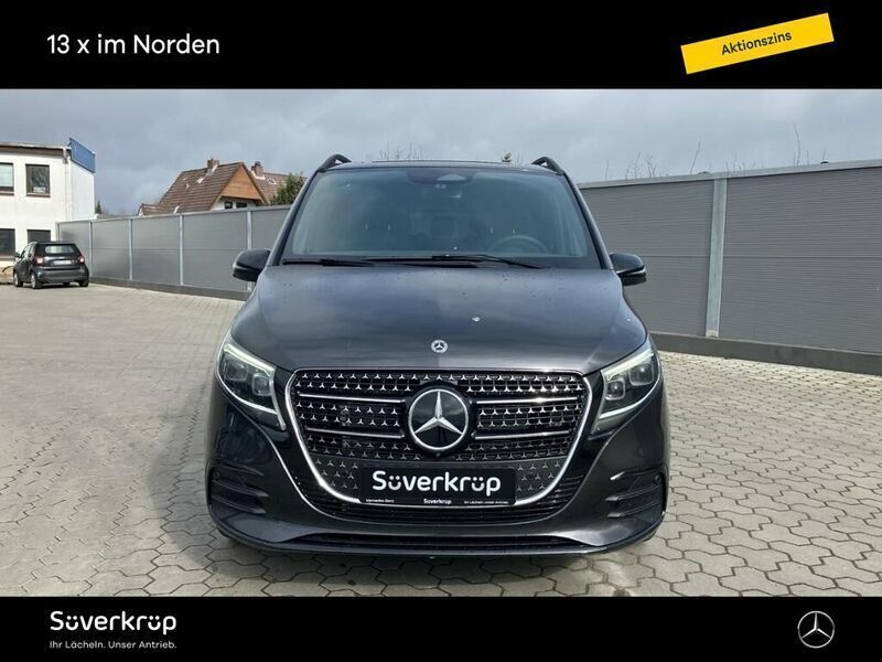 Grau Gebraucht 2024 Mercedes V300 Avantgarde Van / Kleinbus | 80.990 € - Bild 1/4
