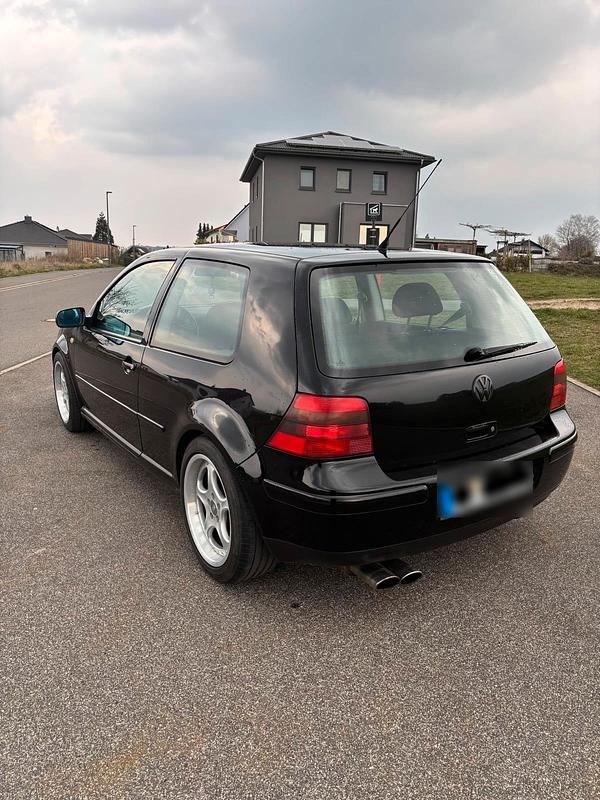 Gebraucht VW Golf III 100 PS (73 kW) 1998 Schwarz Limousine