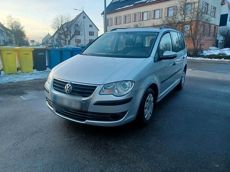 Silber Gebraucht 2010 VW Touran Van / Kleinbus | 2.800 € (Guter Preis) - Bild 1/4