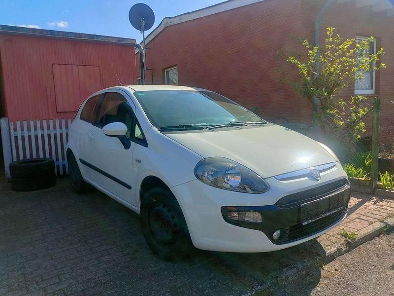 Weiß Gebraucht 2011 Fiat Punto Active Kleinwagen | 3.100 € (Fairer Preis) - Bild 1/4