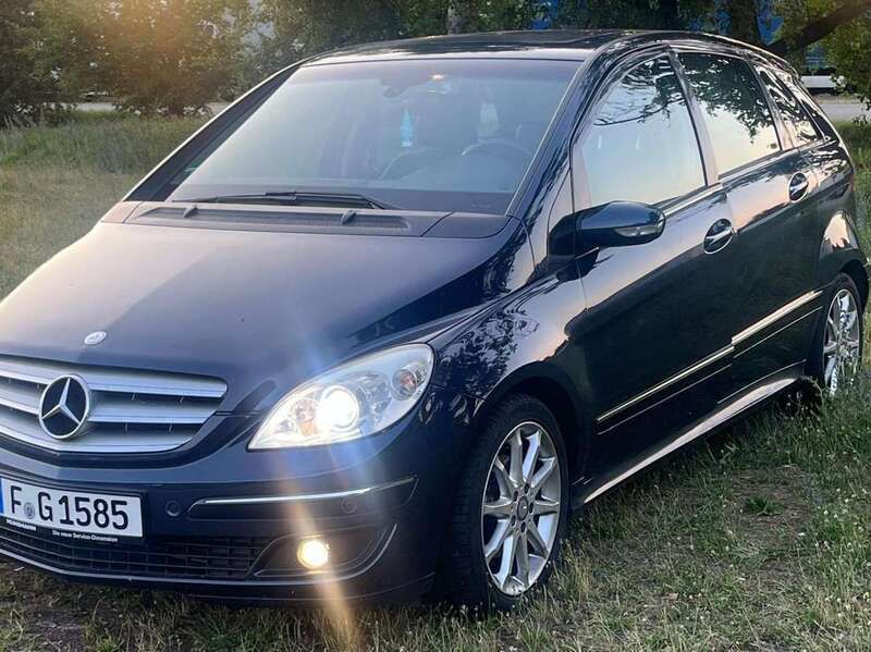 Blau Gebraucht 2005 Mercedes B200 Van / Kleinbus | 3.599 € (Fairer Preis) - Bild 1/4
