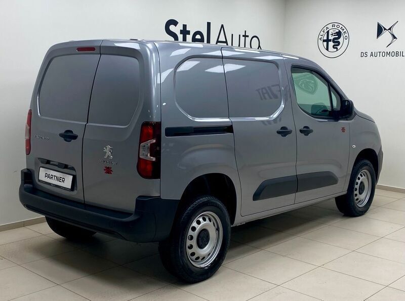 Neu Peugeot Partner 131 PS (96 kW) 2025 Grau Van / Kleinbus