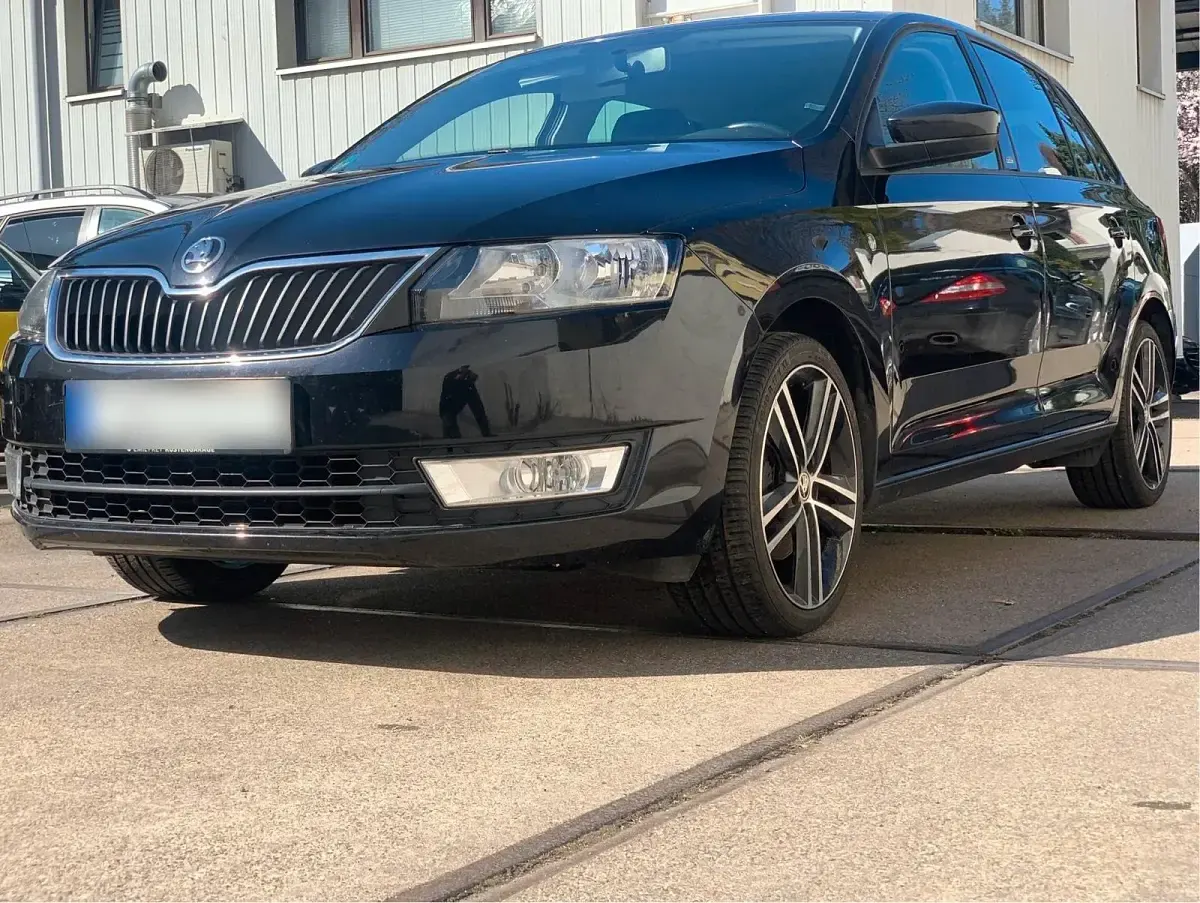 Gebraucht Skoda Rapid 90 PS (66 kW) 2015 Schwarz Kleinwagen