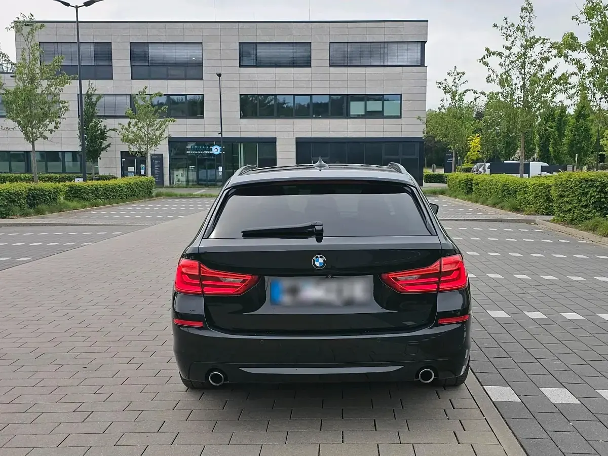 Gebraucht BMW 525 Sport Line 231 PS (169 kW) 2017 Schwarz Kombi