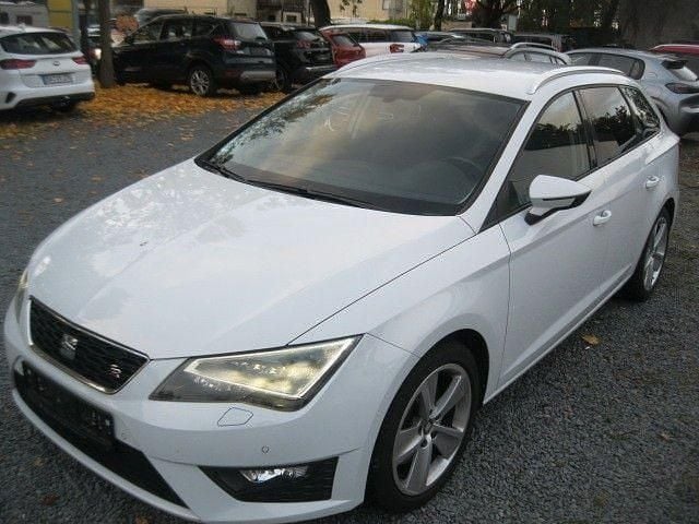Weiß Gebraucht 2016 Seat Leon ST FR Kombi | 10.490 € (Guter Preis) - Bild 1/4