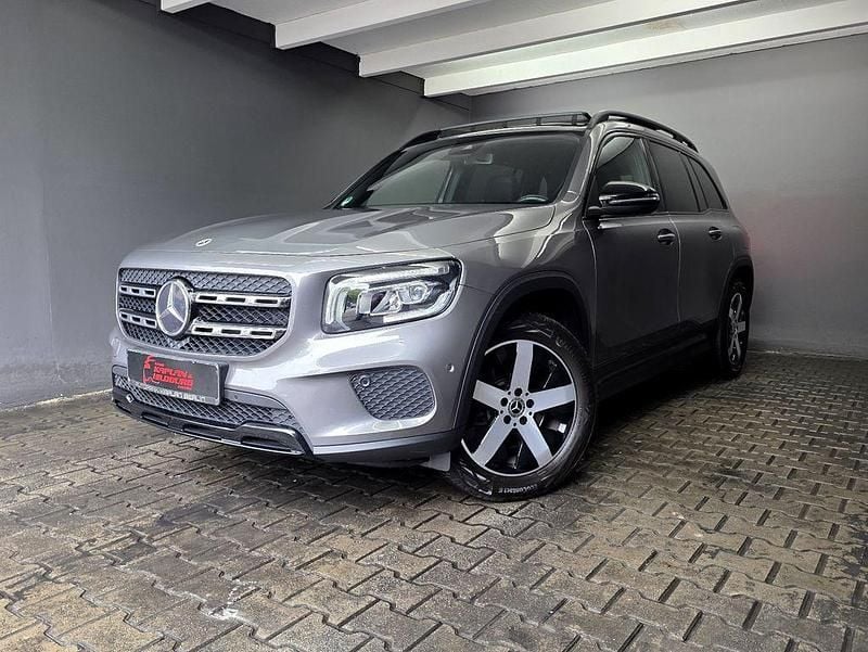 Mountaingrau Gebraucht 2022 Mercedes GLB220 Night SUV | 31.990 € (Fairer Preis) - Bild 1/4
