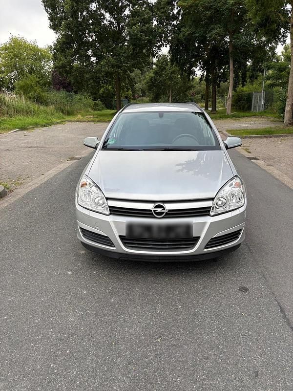 Silber Gebraucht 2004 Opel Astra Kombi | 2.800 € (Fairer Preis) - Bild 1/4