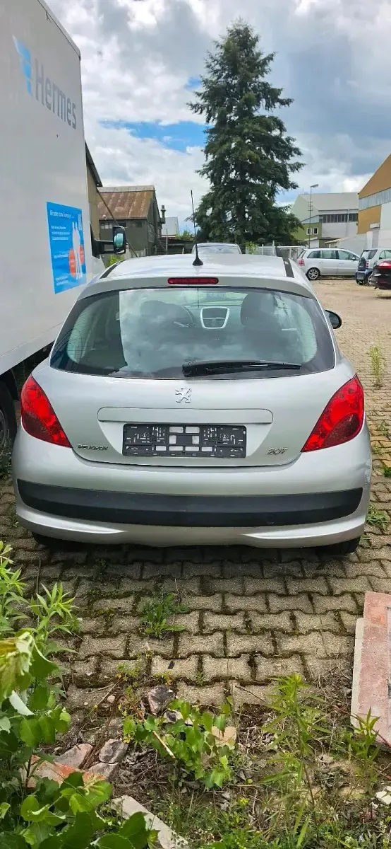 Gebraucht Peugeot 207 95 PS (69 kW) 2008 Silber Kleinwagen