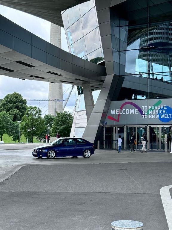 Second-hand BMW 323 170 CP (125 kW) 2000 Albastru Berlinǎ