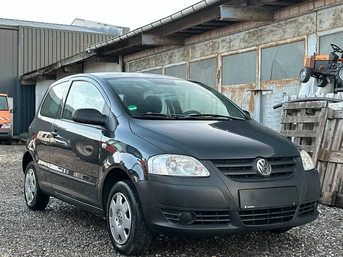 Gebraucht VW Fox 75 PS (55 kW) 2005 Grau Kleinwagen