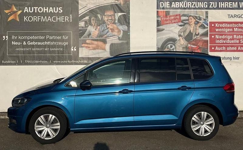Gebraucht VW Touran 110 PS (80 kW) 2017 Caribbean blue metallic Van / Kleinbus