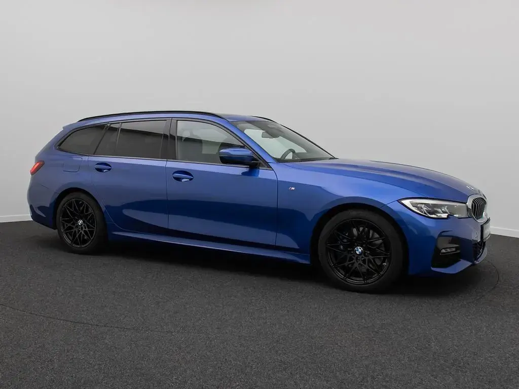Gebraucht BMW 330 M Sport 265 PS (194 kW) 2020 Portimao blau  c31schwarz Limousine
