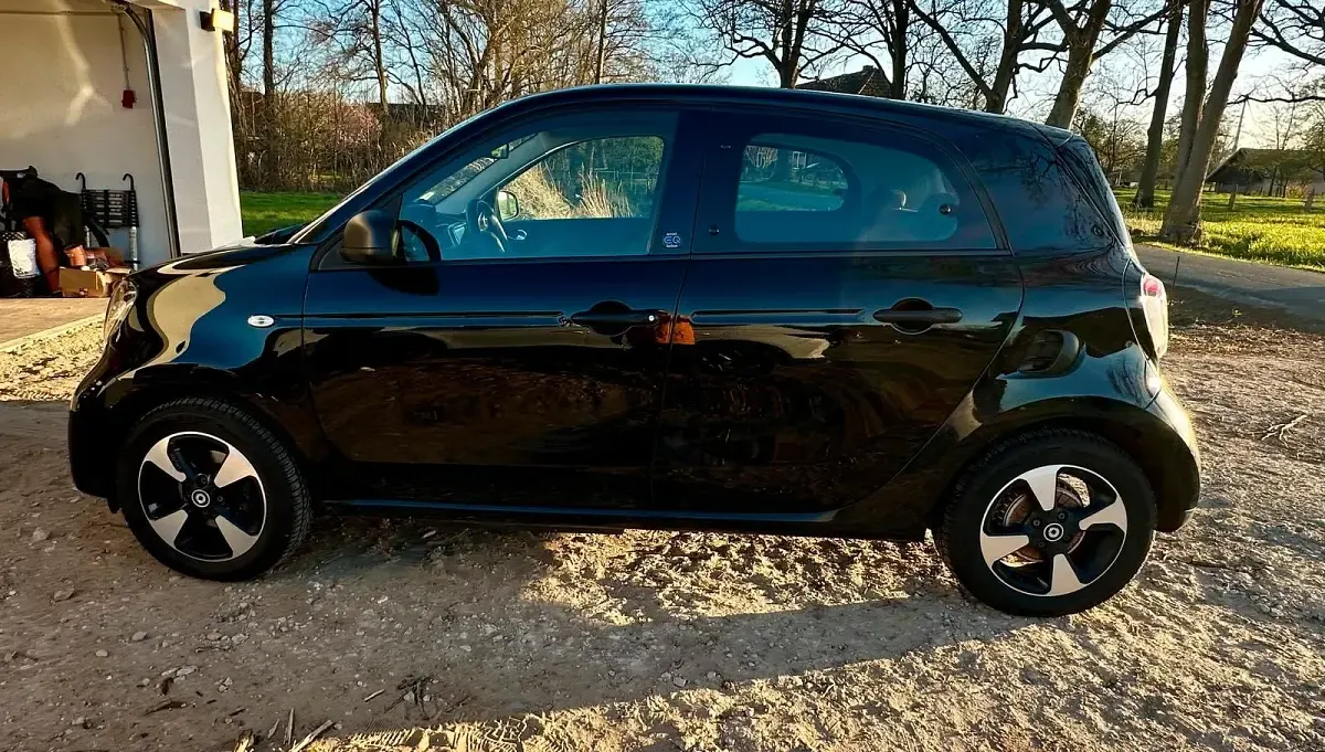 Usata Smart ForFour Electric Drive 60 kW (82 CV) 2022 Nero Utilitaria