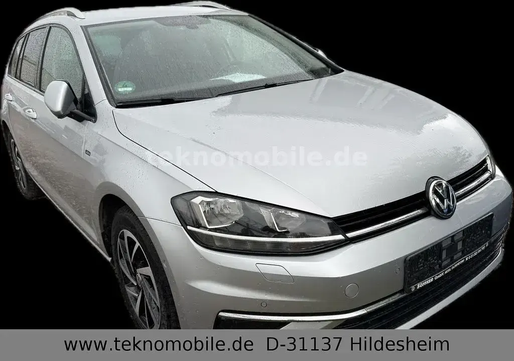 Używany VW Golf VII 150 KM (110 kW) 2019 Srebrny Sedan/Limuzyna