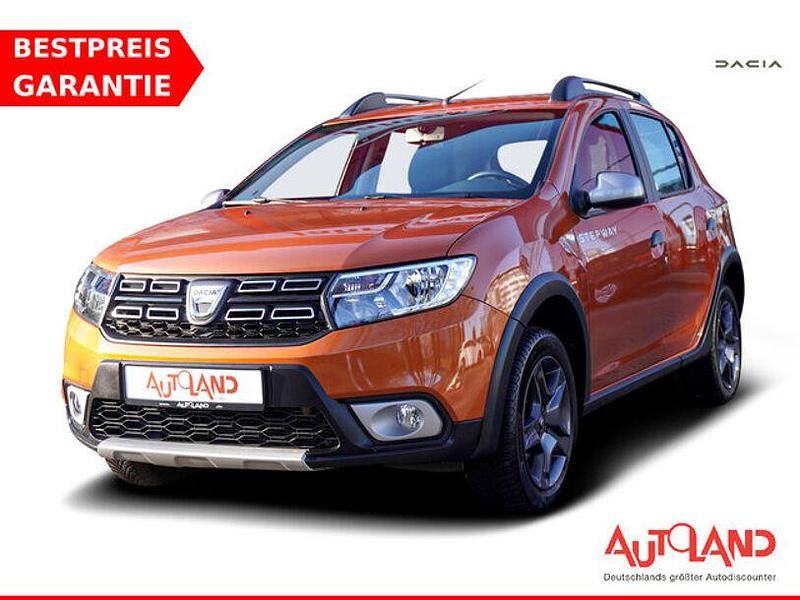 Orange Gebraucht 2017 Dacia Sandero Stepway SUV | 13.990 € - Bild 1/4