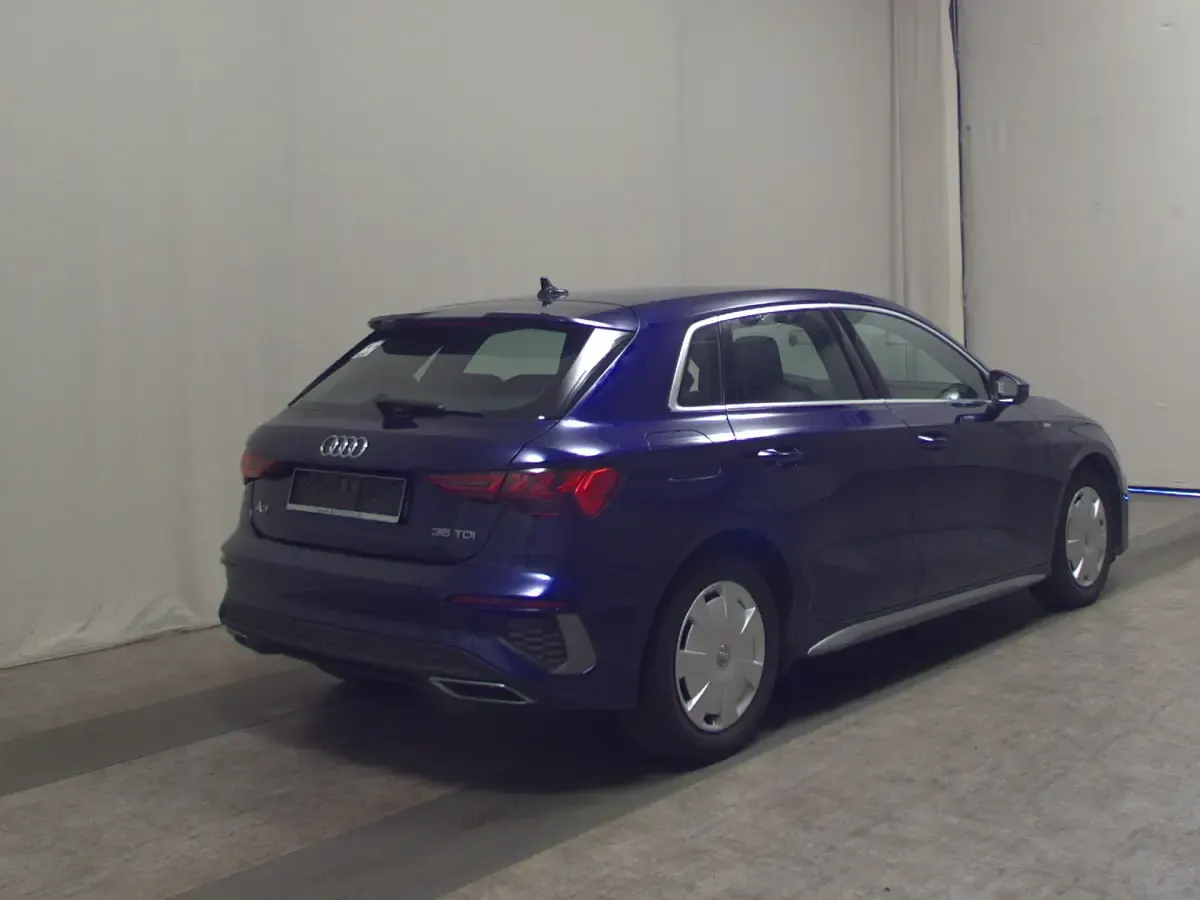 Gebraucht Audi A3 S-Line 150 PS (110 kW) 2023 Blau Limousine