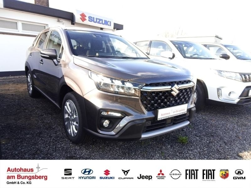 Grau Gebraucht 2023 Suzuki SX4 S-Cross SUV | 26.890 € (Etwas zu teuer) - Bild 1/3