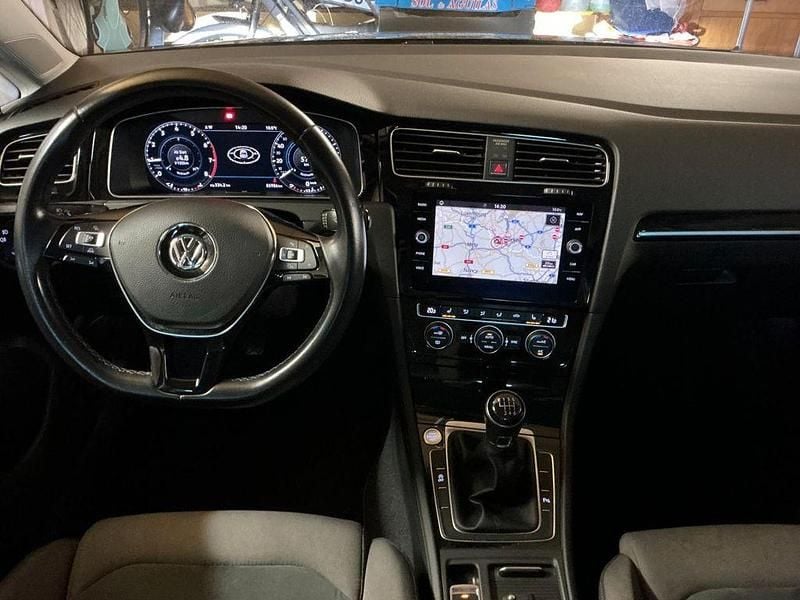 Gebraucht VW Golf VII Highline 131 PS (96 kW) 2018 Schwarz Limousine