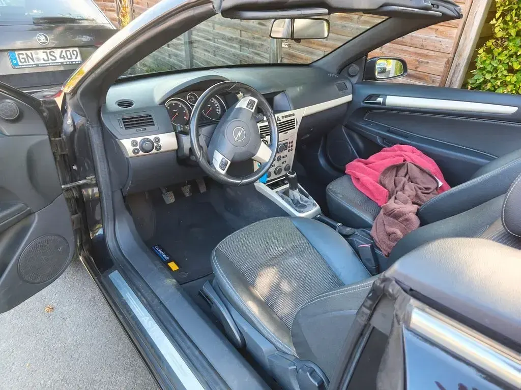 Gebraucht Opel Astra Edition 150 PS (110 kW) 2006 Schwarz Cabrio