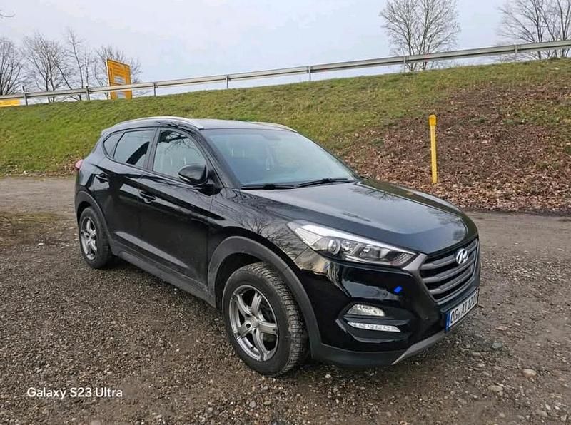 Grau Gebraucht 2016 Hyundai Tucson Style SUV | 11.800 € (Superpreis) - Bild 1/4