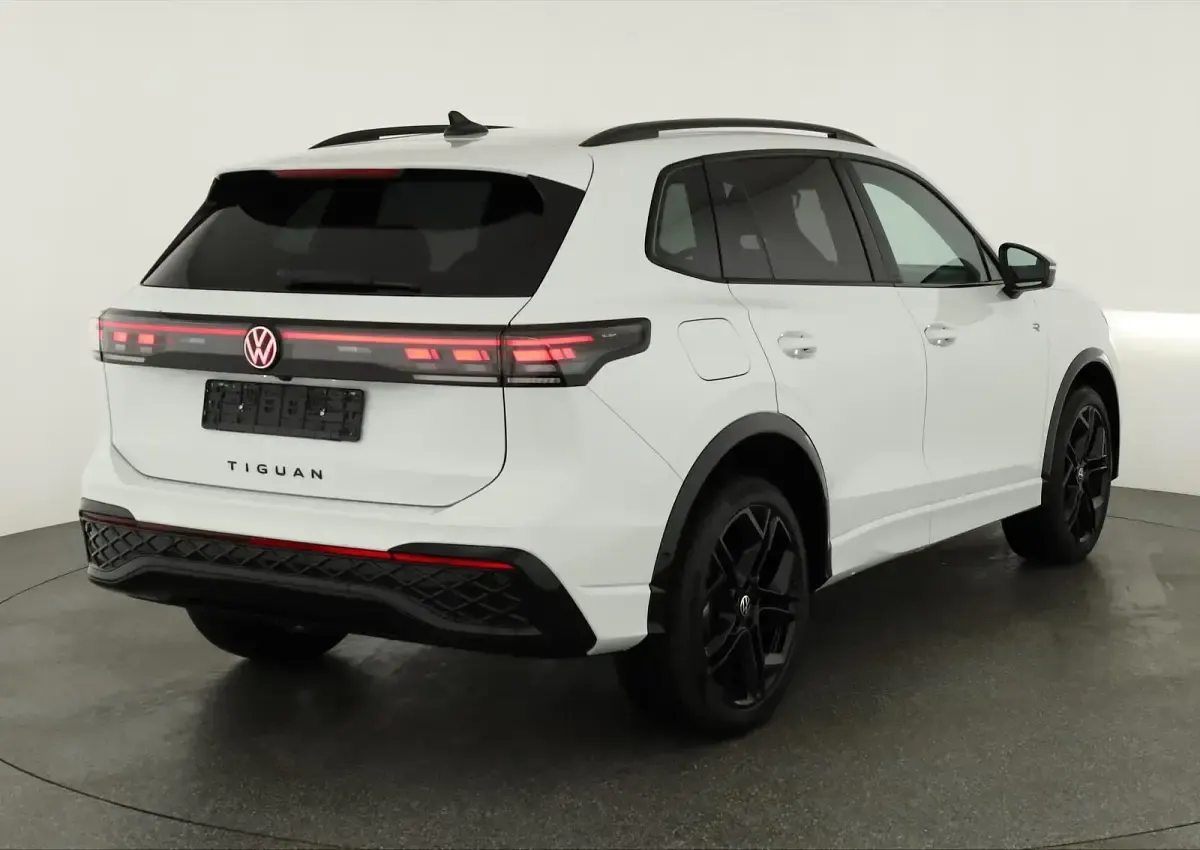 Neu VW Tiguan R-line 265 PS (194 kW) 2025 Pure white SUV