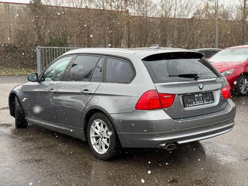 Gebraucht BMW 320 Lifestyle 184 PS (135 kW) 2012 Grau Kombi