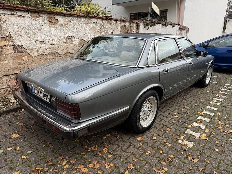 Gebraucht Jaguar XJ40 Sovereign 197 PS (144 kW) 1989 Blau Limousine