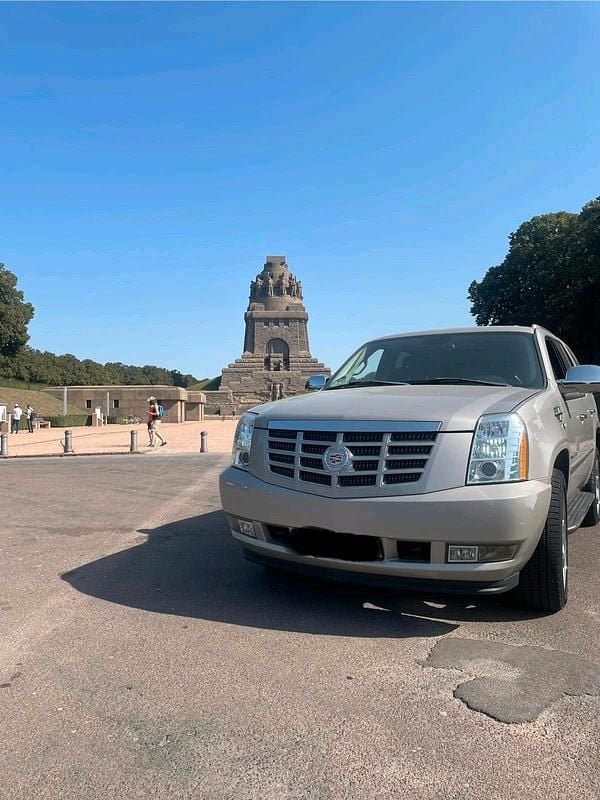 Gold Gebraucht 2008 Cadillac Escalade SUV | 12.900 € - Bild 1/4