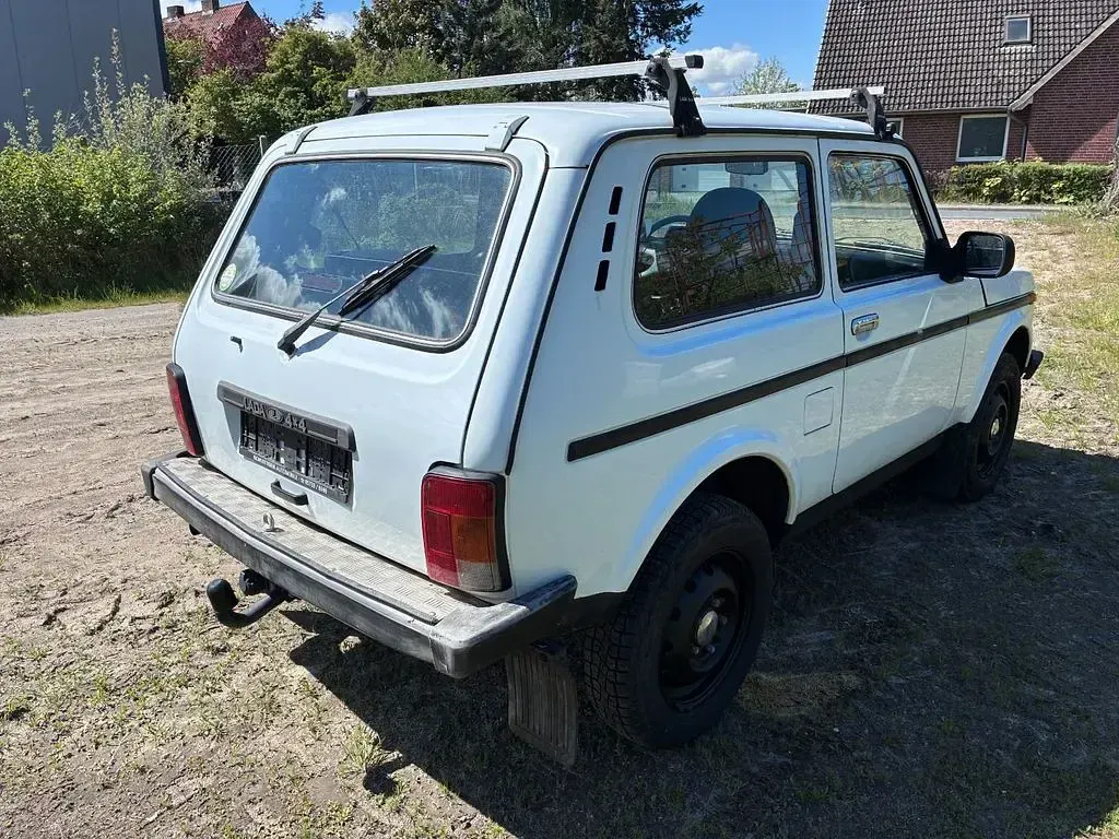 Gebraucht Lada niva 83 PS (61 kW) 2014 Weiß SUV