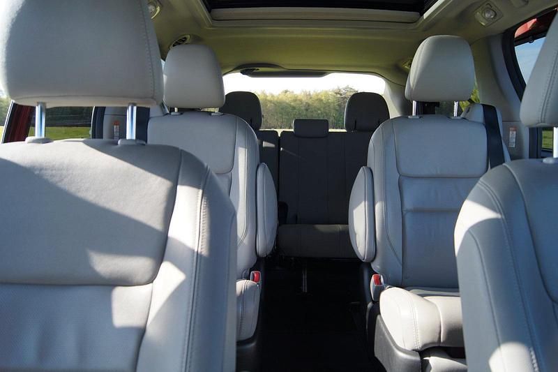 Gebraucht Toyota Sienna XLE 268 PS (197 kW) 2016 Rot Van / Kleinbus