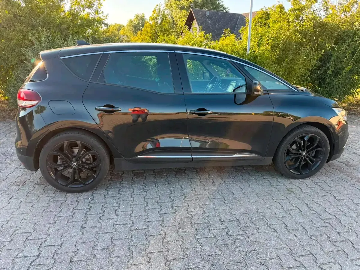 Gebraucht Renault Scénic IV 163 PS (119 kW) 2020 Schwarz Van / Kleinbus