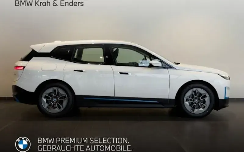 Gebraucht BMW iX 300 kW (408 PS) 2021 Weiß SUV