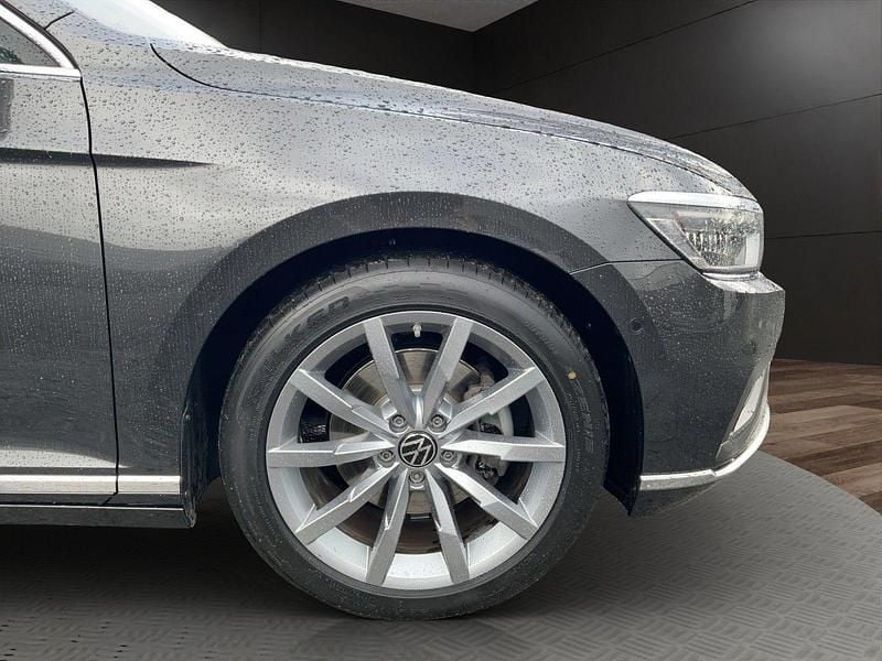 Gebraucht VW Passat Elegance 200 PS (147 kW) 2022 Grau Kombi