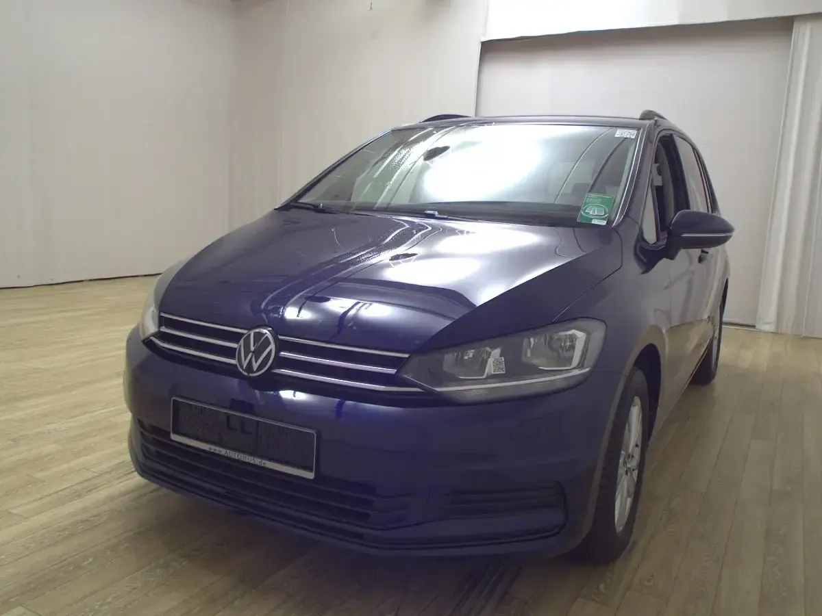 Gebraucht VW Touran Comfortline 122 PS (89 kW) 2022 Blau Van / Kleinbus