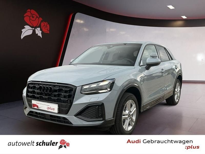 Pfeilgrau perleffekt Gebraucht 2024 Audi Q2 Advanced Plus SUV | 29.550 € (Fairer Preis) - Bild 1/4