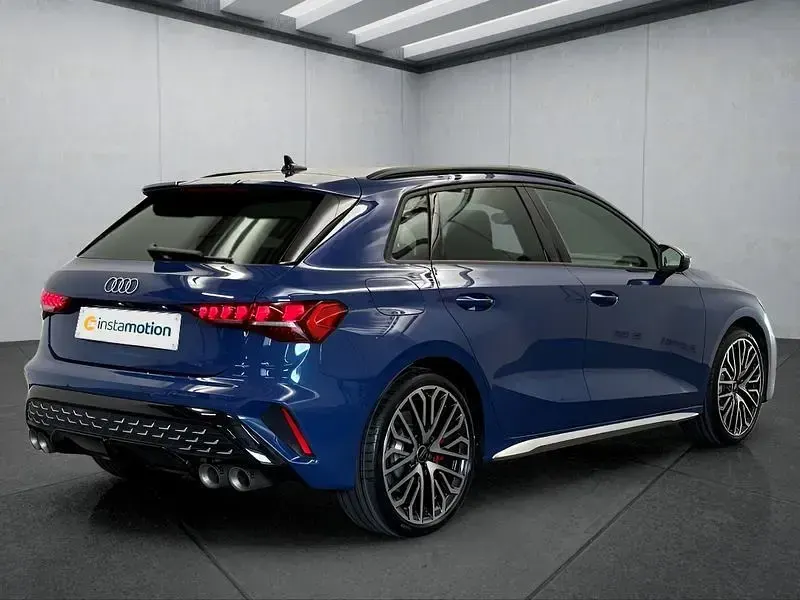 Gebraucht Audi S3 Sportback 333 PS (244 kW) 2025 Blau Kleinwagen