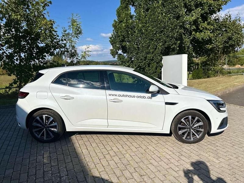 Gebraucht Renault Megane E-Tech R.S. 160 PS (117 kW) 2022 Qncperlmuttweiß Limousine
