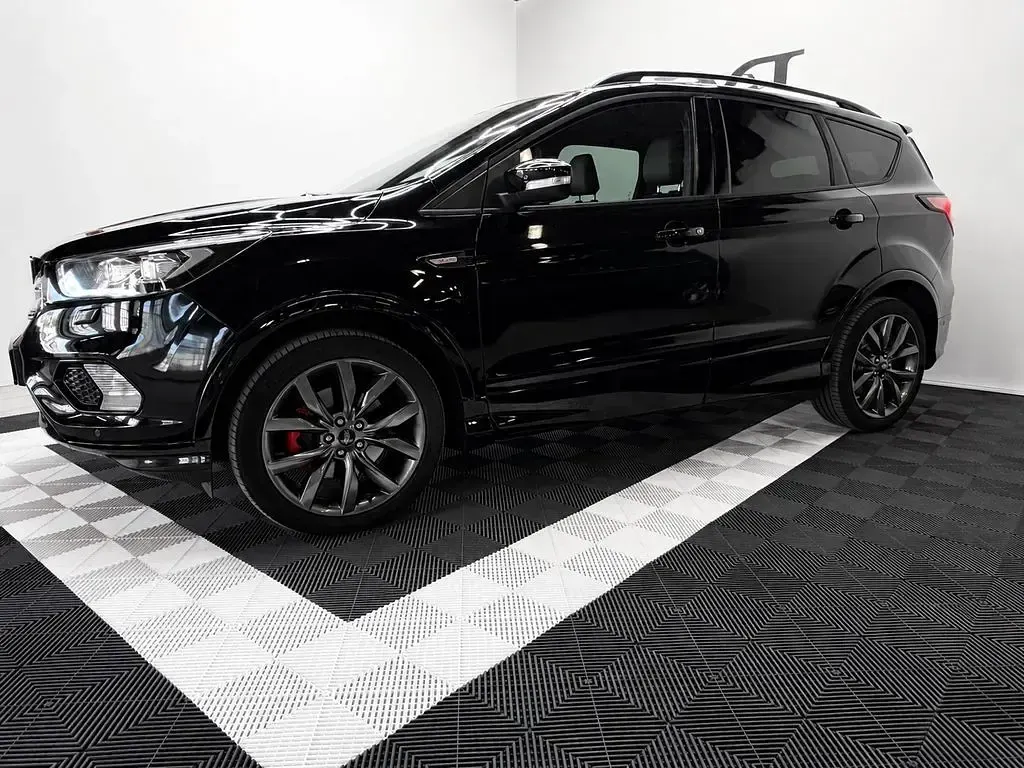Gebraucht Ford Kuga ST-Line 175 PS (128 kW) 2019 Schwarz SUV