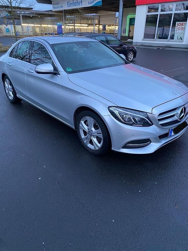 Silber Gebraucht 2014 Mercedes C200 Limousine | 16.999 € - Bild 1/4
