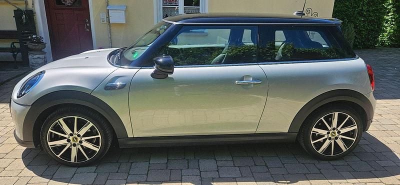 Gebraucht Mini Cooper SE 135 kW (184 PS) 2021 Silber Kleinwagen