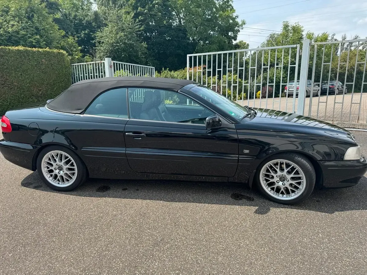 Gebraucht Volvo C70 200 PS (147 kW) 2002 Schwarz Cabrio